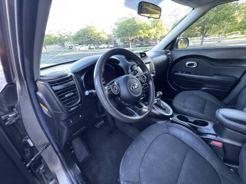 2019 Kia Soul +