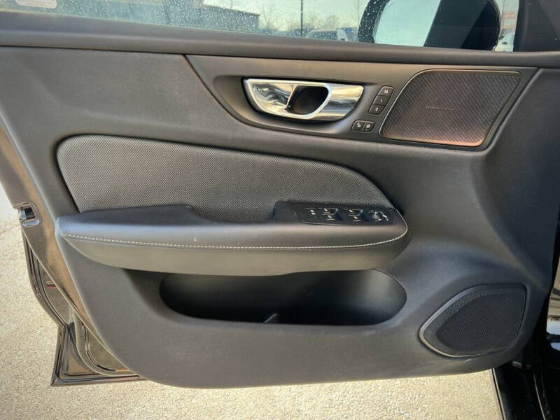 2019 Volvo S60 T6 R-Design