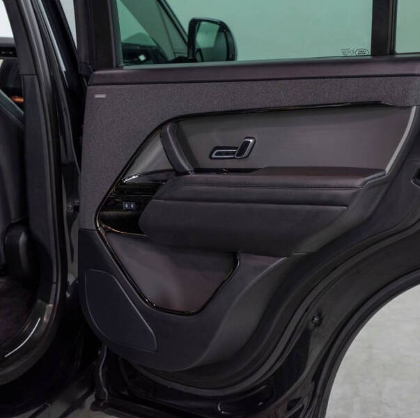 2025 Land Rover Range Rover Sport P360 SE