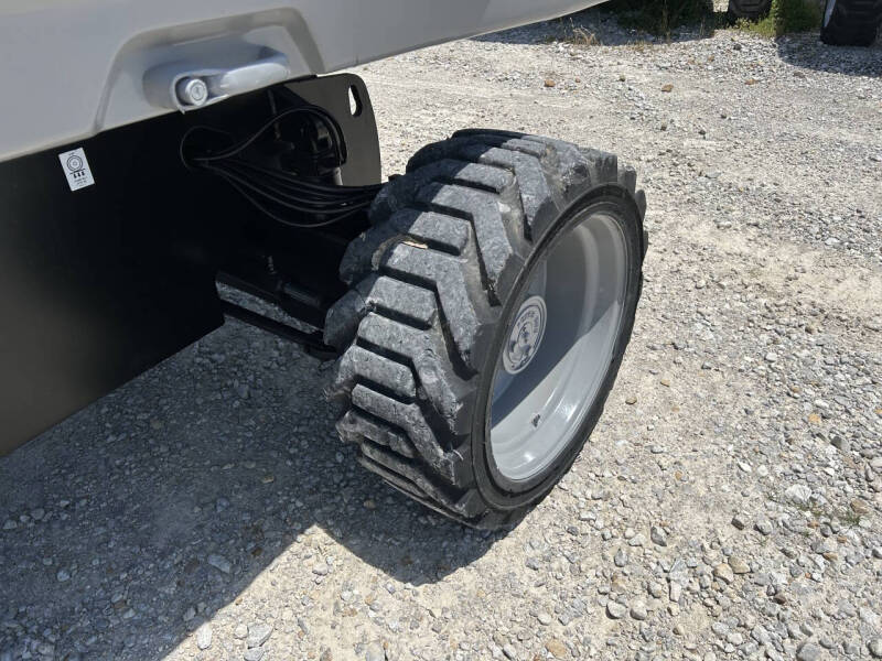 2017 Genie 65' Manlift