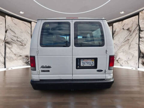 2003 Ford E-Series E-150 Base