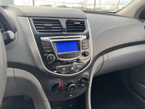 2013 Hyundai Accent GLS