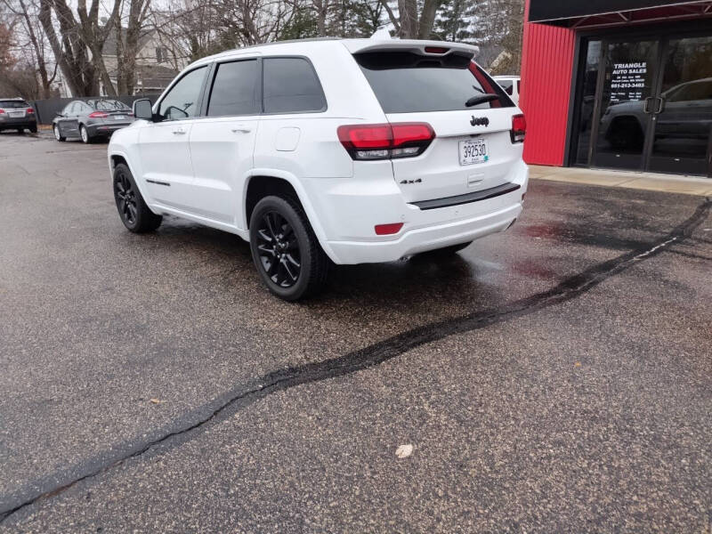 2017 Jeep Grand Cherokee Altitude photo 16