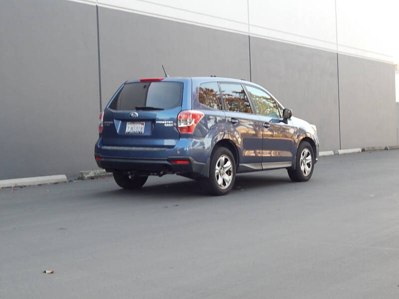 2014 Subaru Forester 2.5i