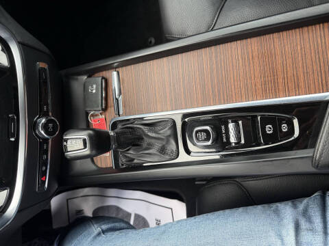 2020 Volvo V60 T5 Momentum