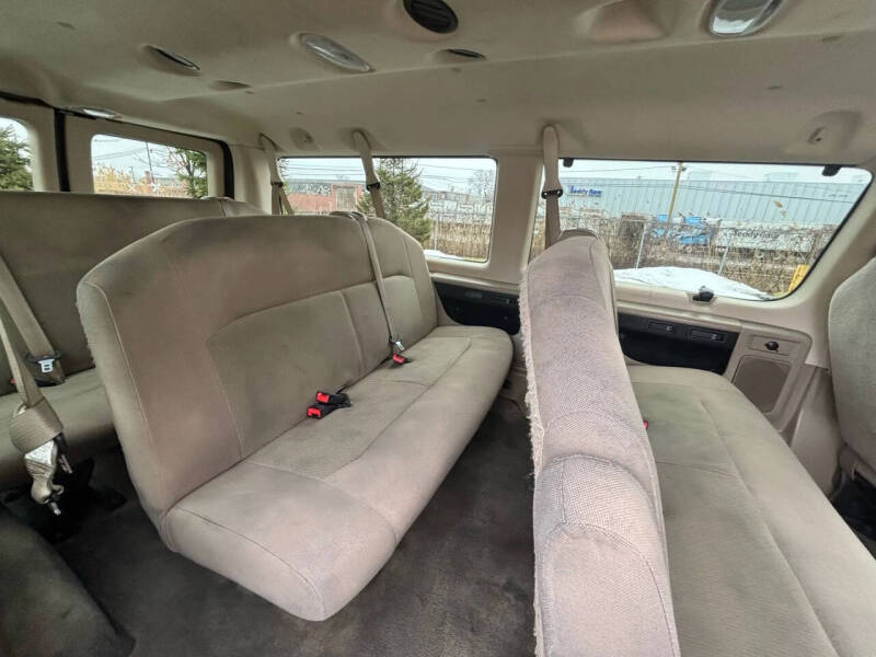2013 Ford E-Series E-350 SD XLT