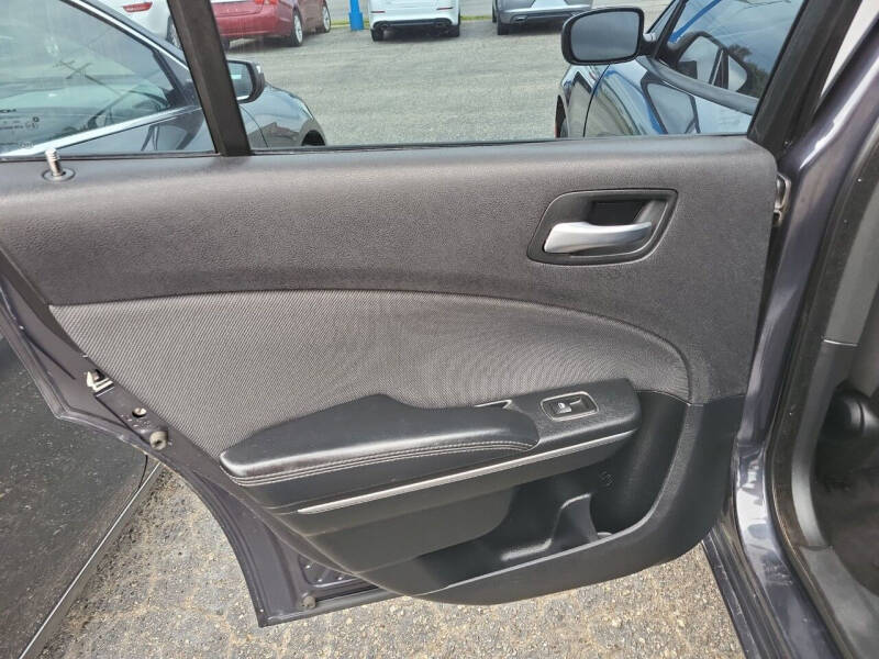 2016 Dodge Charger SE