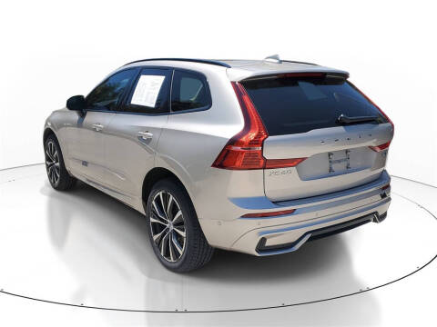 2023 Volvo XC60 B5 Plus Dark Theme