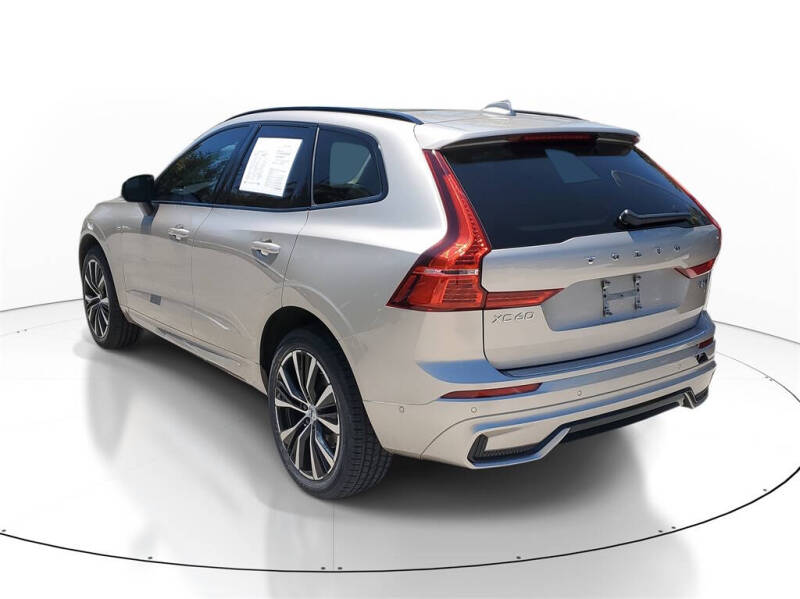 2023 Volvo XC60 B5 Plus Dark Theme