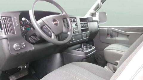 2024 GMC Savana 2500