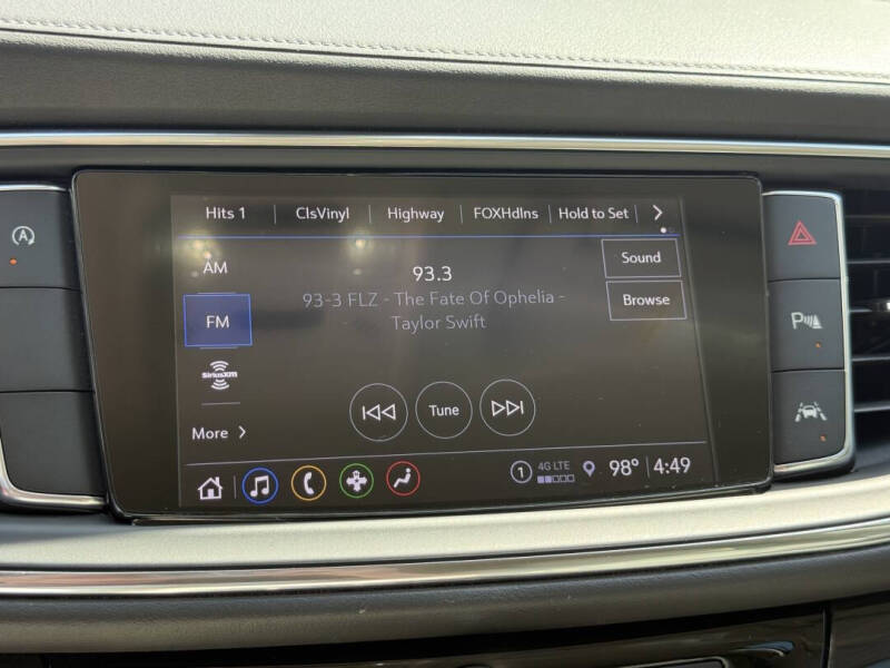 2023 Buick Enclave Essence