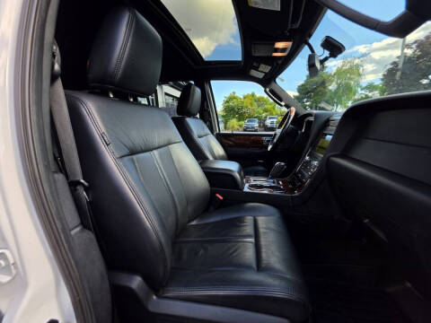 2016 Lincoln Navigator Select