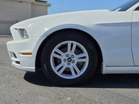 2014 Ford Mustang V6