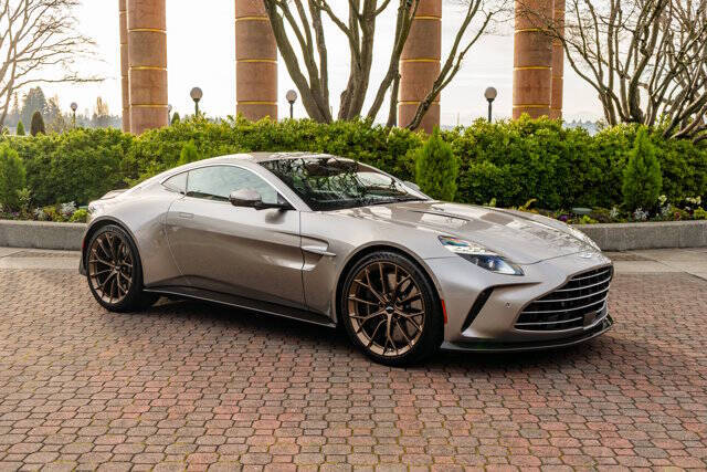 2025 Aston Martin Vantage