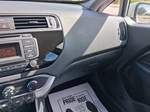 2016 Kia Rio 5-Door LX