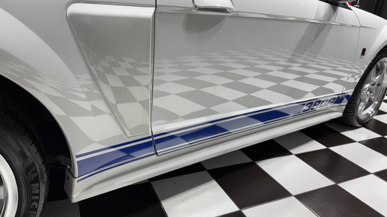 2003 Ford Mustang 32