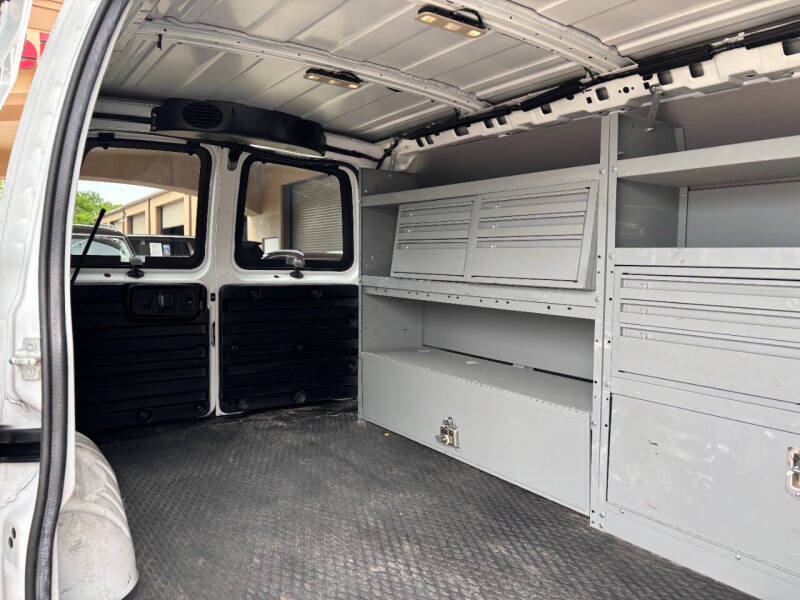 2017 Chevrolet Express 2500