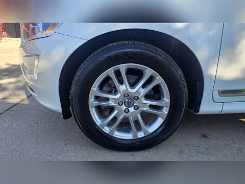 2015 Volvo XC60 T5 Drive-E Platinum