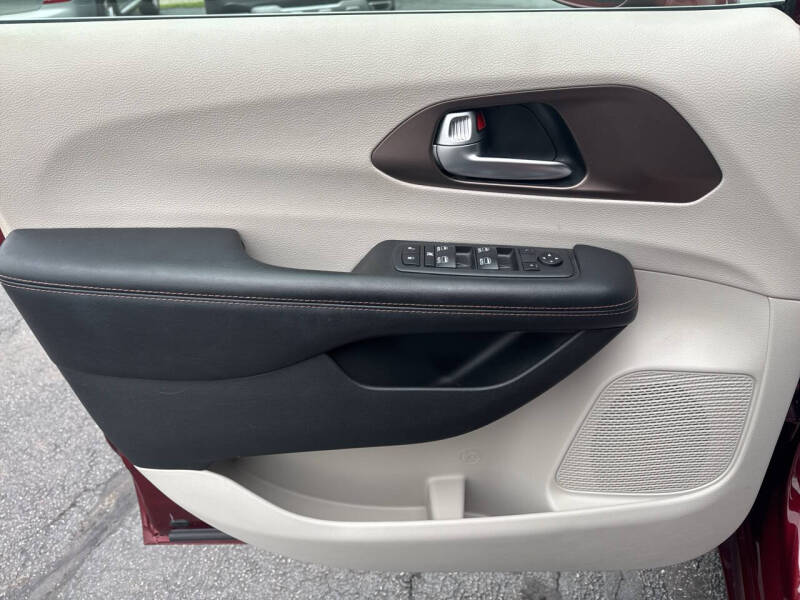 2018 Chrysler Pacifica Touring L Plus