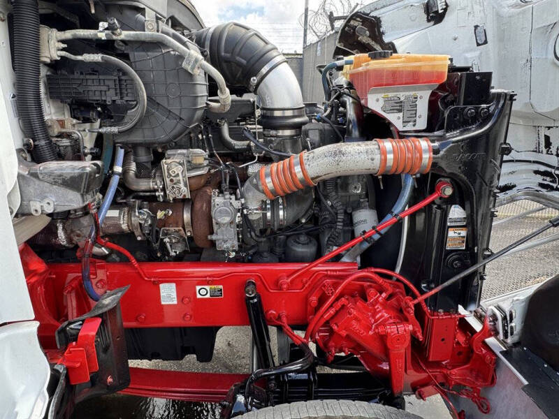 2017 Peterbilt 567