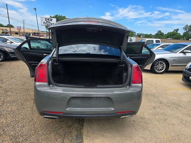 2017 Chrysler 300 S