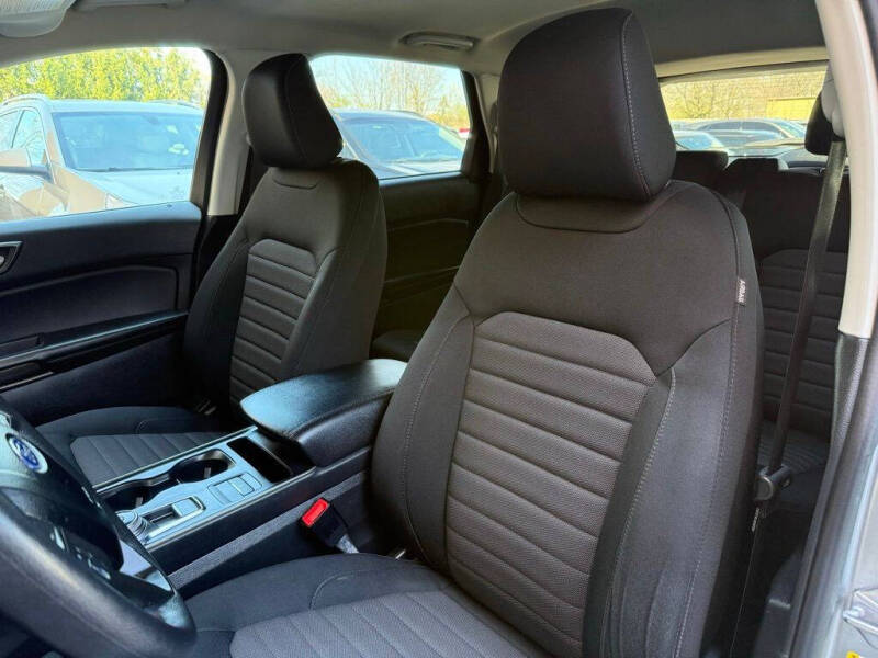 2021 Ford Edge SE