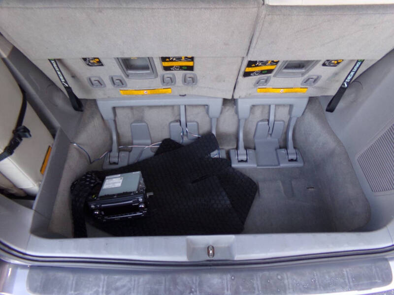 2011 Toyota Sienna XLE 7-Passenger Auto Access Seat