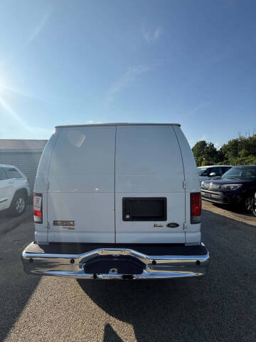 2013 Ford E-Series E-350 SD