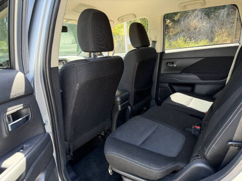 2016 Mitsubishi Outlander SE