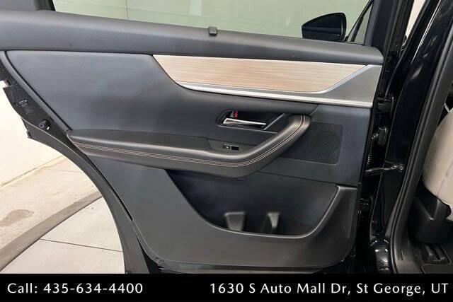 2025 Mazda CX-70 Plug-in Hybrid Premium