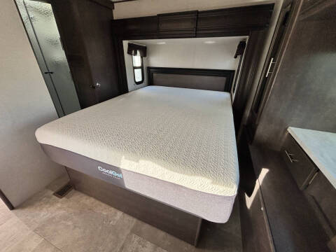 2018 Crossroads RV Sunset Trail 33SI