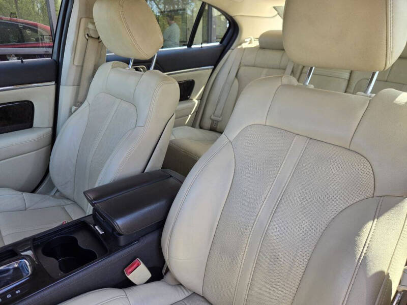 2016 Lincoln MKS