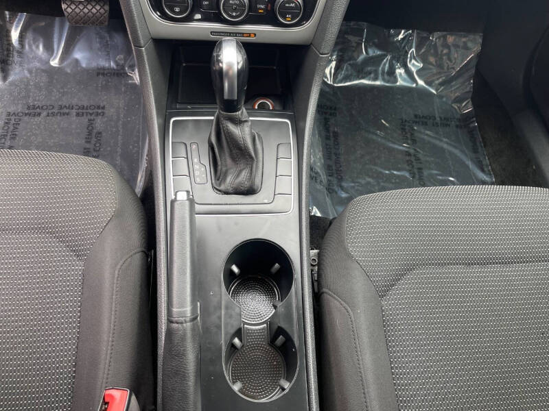 2016 Volkswagen Passat 1.8T S