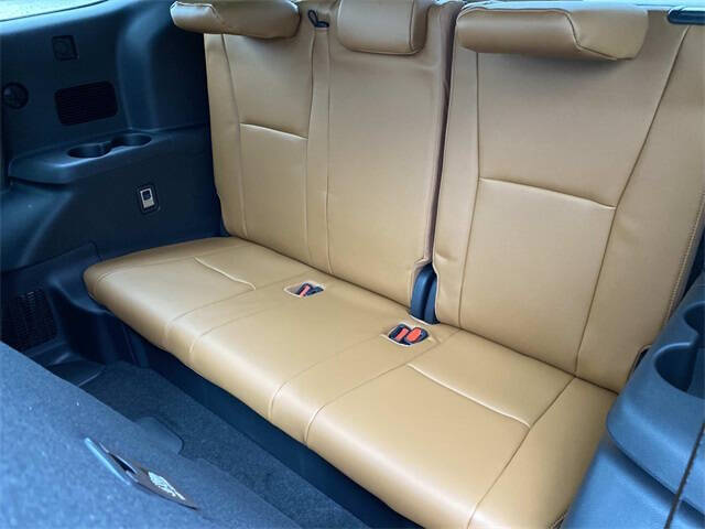 2025 Toyota Highlander Hybrid Platinum