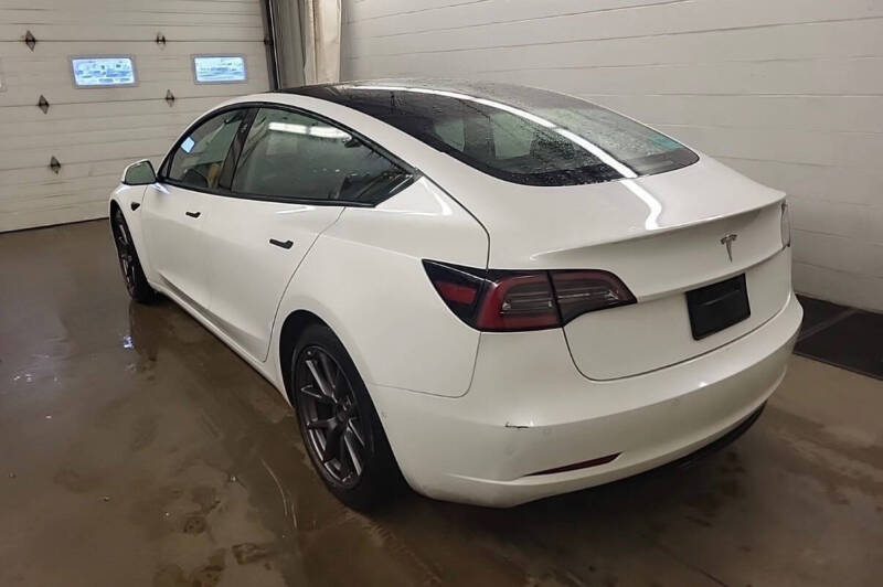 2021 Tesla Model 3 Standard Range Plus