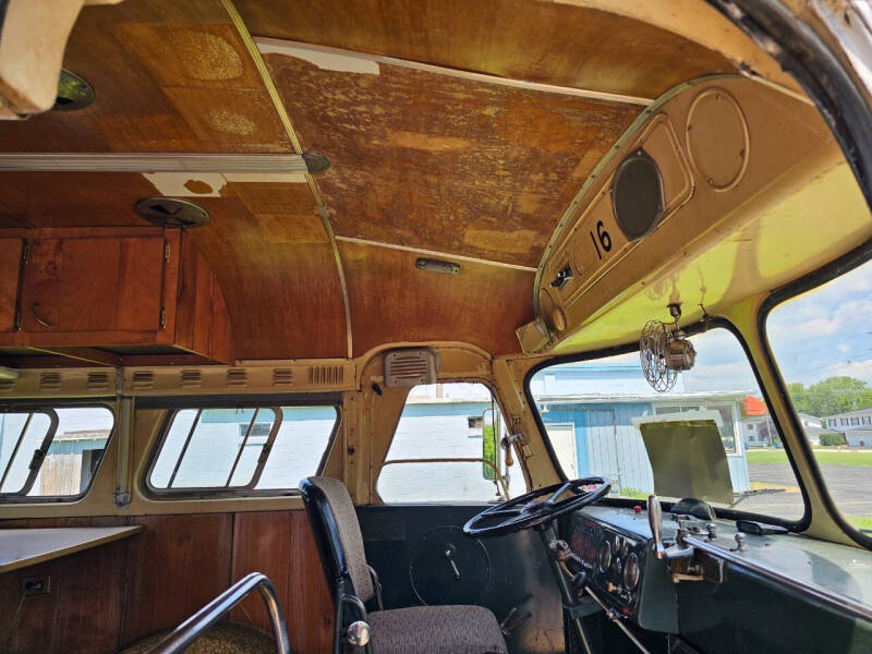 1948 Flxible Bus/RV