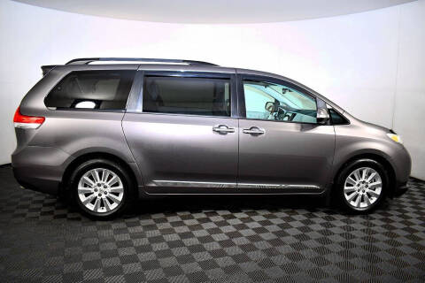 2014 Toyota Sienna XLE 7-Passenger