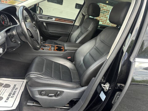 2014 Volkswagen Touareg V6 Lux