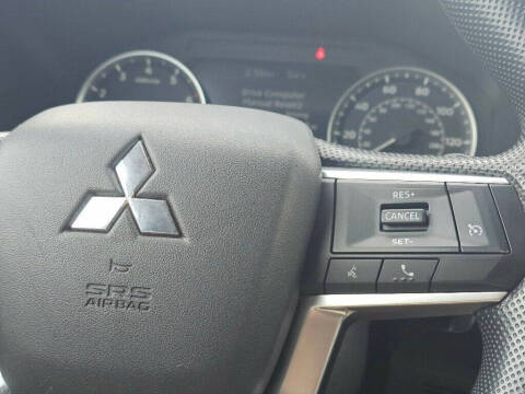 2022 Mitsubishi Outlander ES