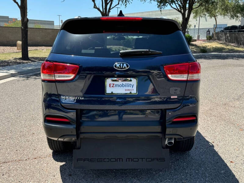 2016 Kia Sorento LX