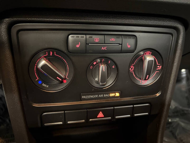 2012 Volkswagen Beetle Convertible