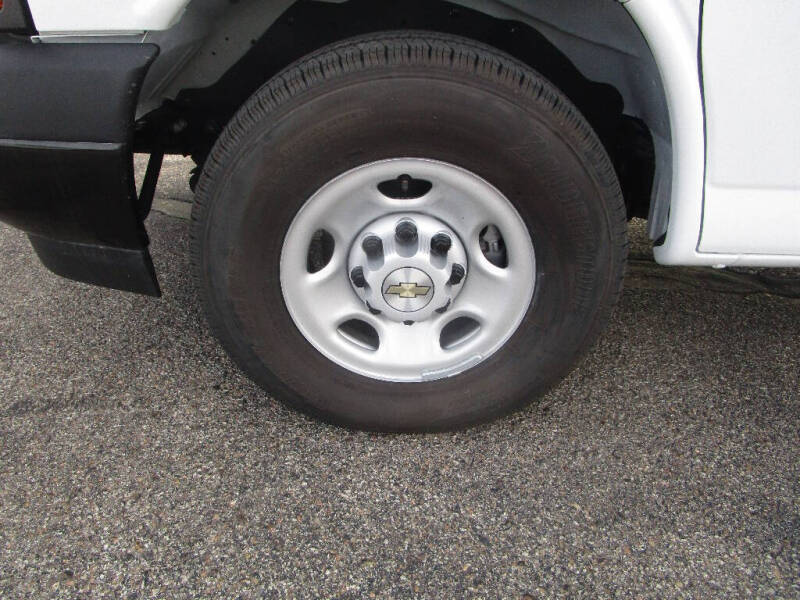 2025 Chevrolet Express 2500