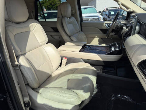 2018 Lincoln Navigator Select