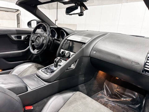 2017 Jaguar F-TYPE Premium