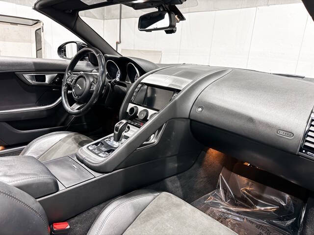 2017 Jaguar F-TYPE Premium