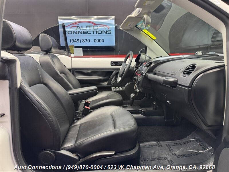 2010 Volkswagen New Beetle Convertible