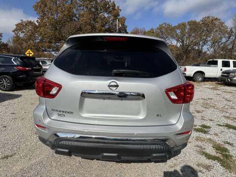 2018 Nissan Pathfinder SL