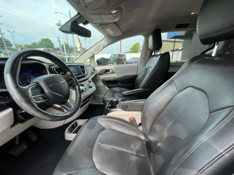 2020 Chrysler Pacifica Touring L