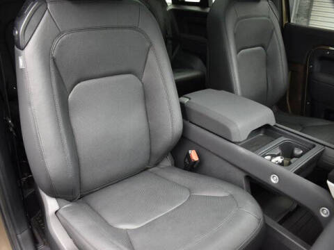 2023 Land Rover Defender 90 SE