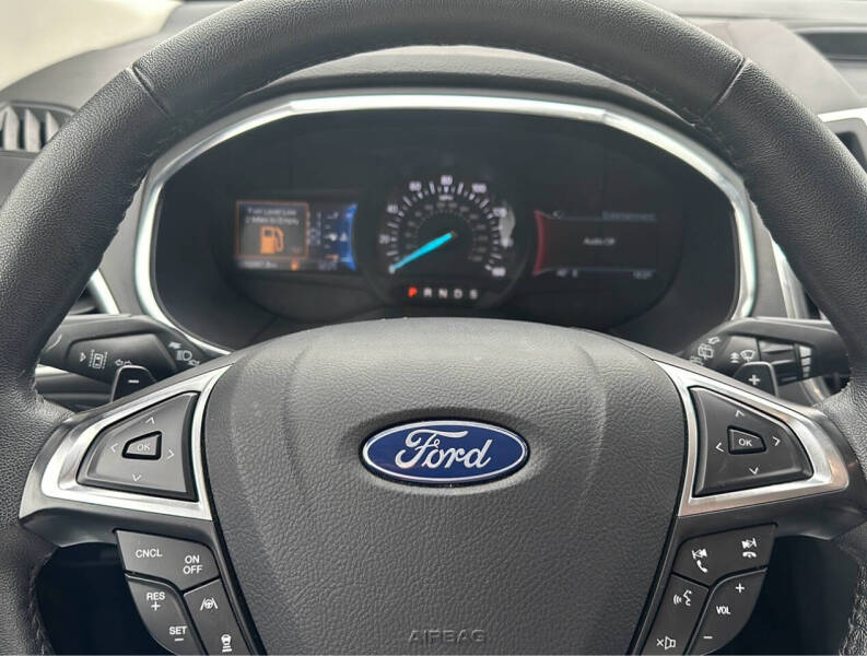 2020 Ford Edge Titanium